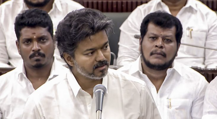 “யாரும் ஓடிவிடக்கூடாது... திங்கட்கிழமை எல்லா கேள்விகளுக்கும் பதில்!”: சட்டப்பேரவையில் முதல்வர் விஜய் அதிரடி பேச்சு